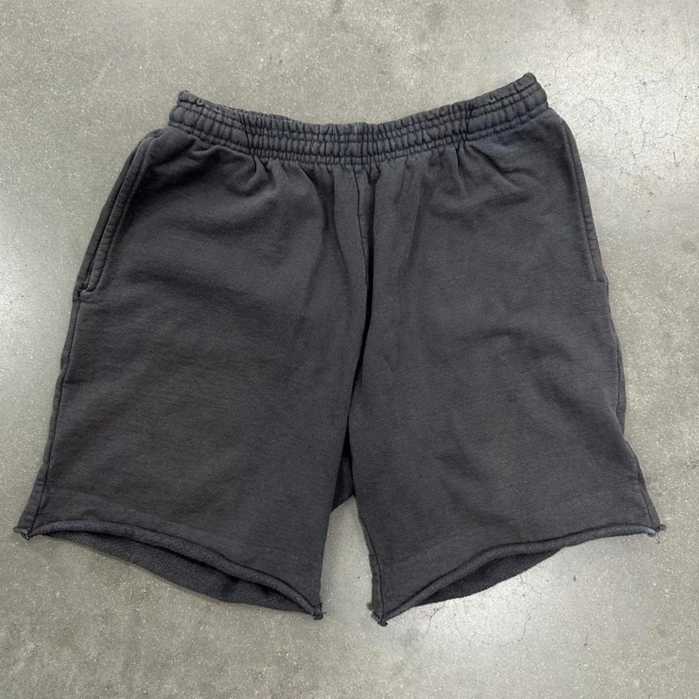 *SOLD* Grey LA apparel sweat shorts with pockets Sz Lg